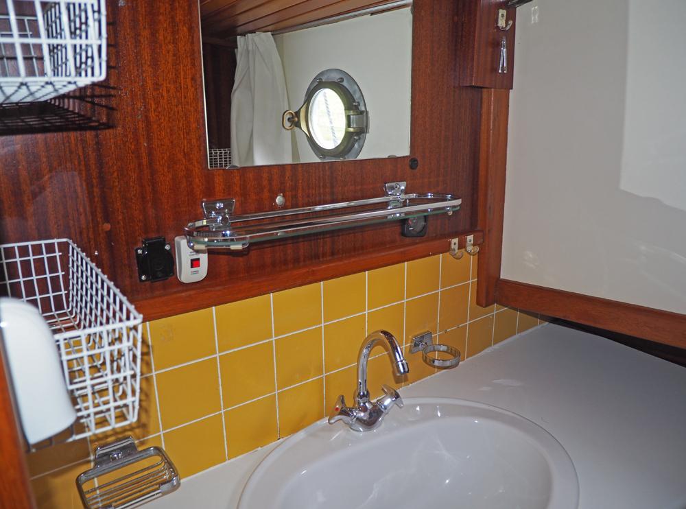 Cabin en avant, H&eacute;bergements